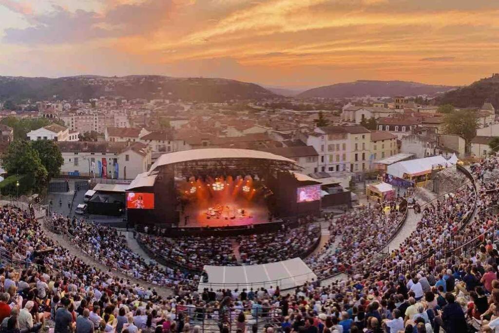 Studio Le «Victor Hugo» , Hyper Centre Ville Vienne  Exterior foto